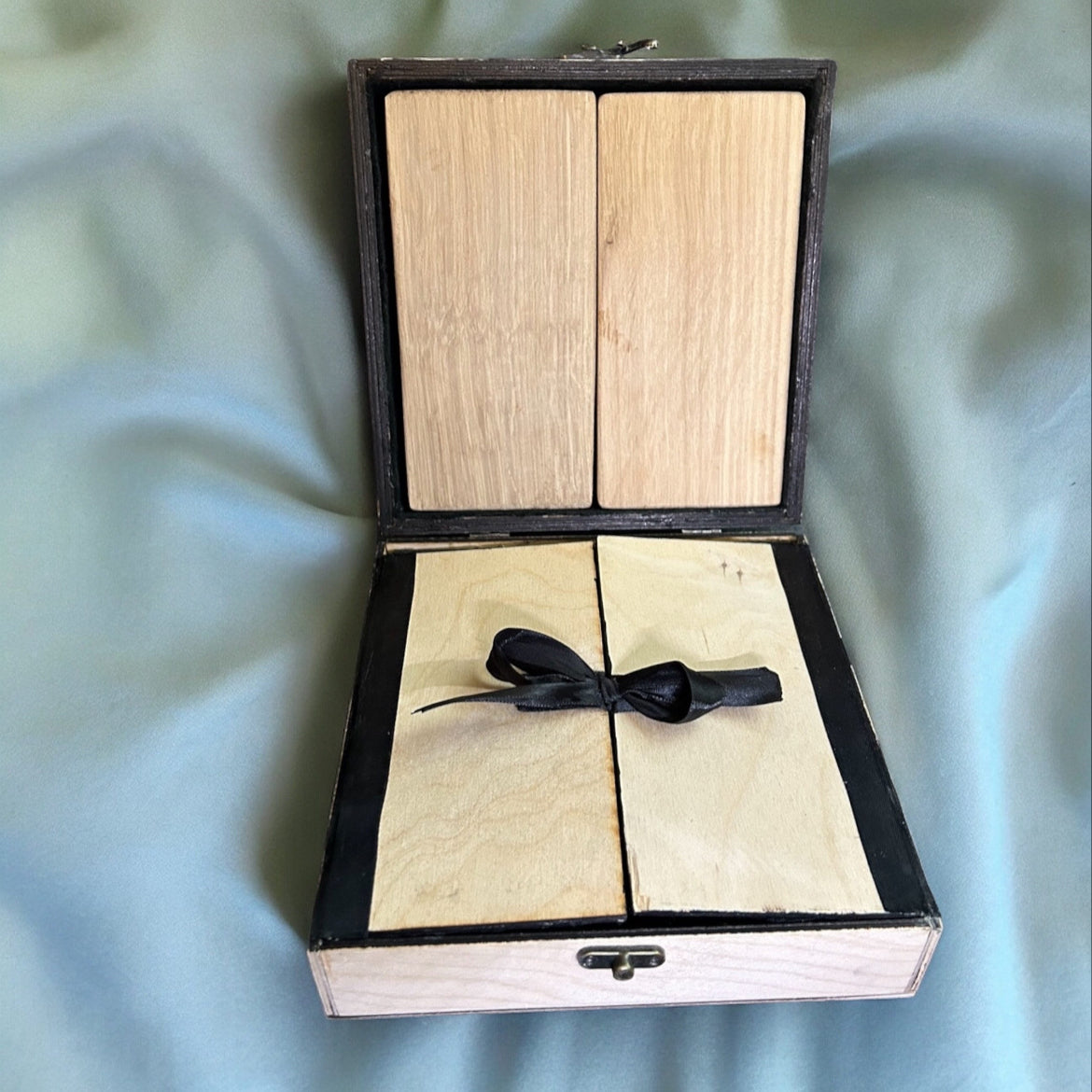 Handcrafted DnD Dice Storage Set with Dice Tower and Tray – Perfect for Tabletop RPGs