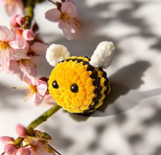 Handgemachte gehäkelte Mini- und Chonky-Bienen – entzückende Amigurumi-Plüschtiere