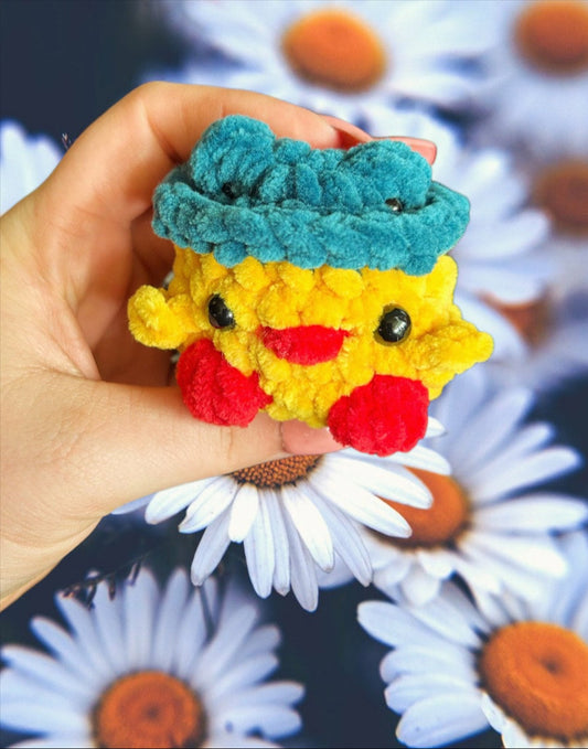 Entzückendes handgemachtes Häkelentchen mit Froschmütze – Süßes Amigurumi-Plüschtier